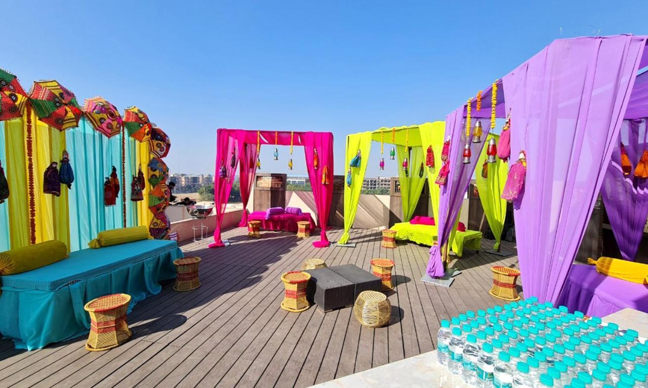 Bravura Gold Resort Meerut Exteriör bild