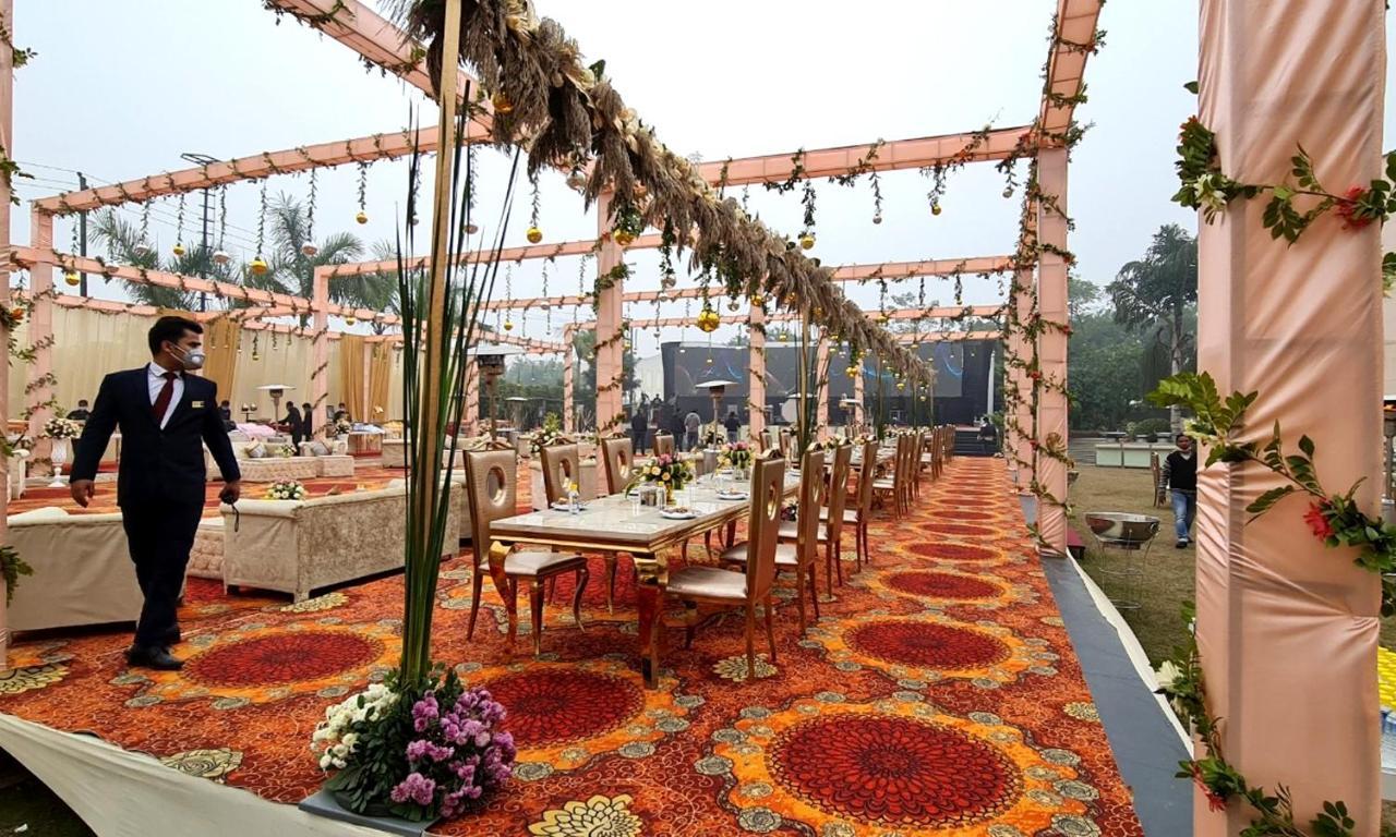 Bravura Gold Resort Meerut Exteriör bild