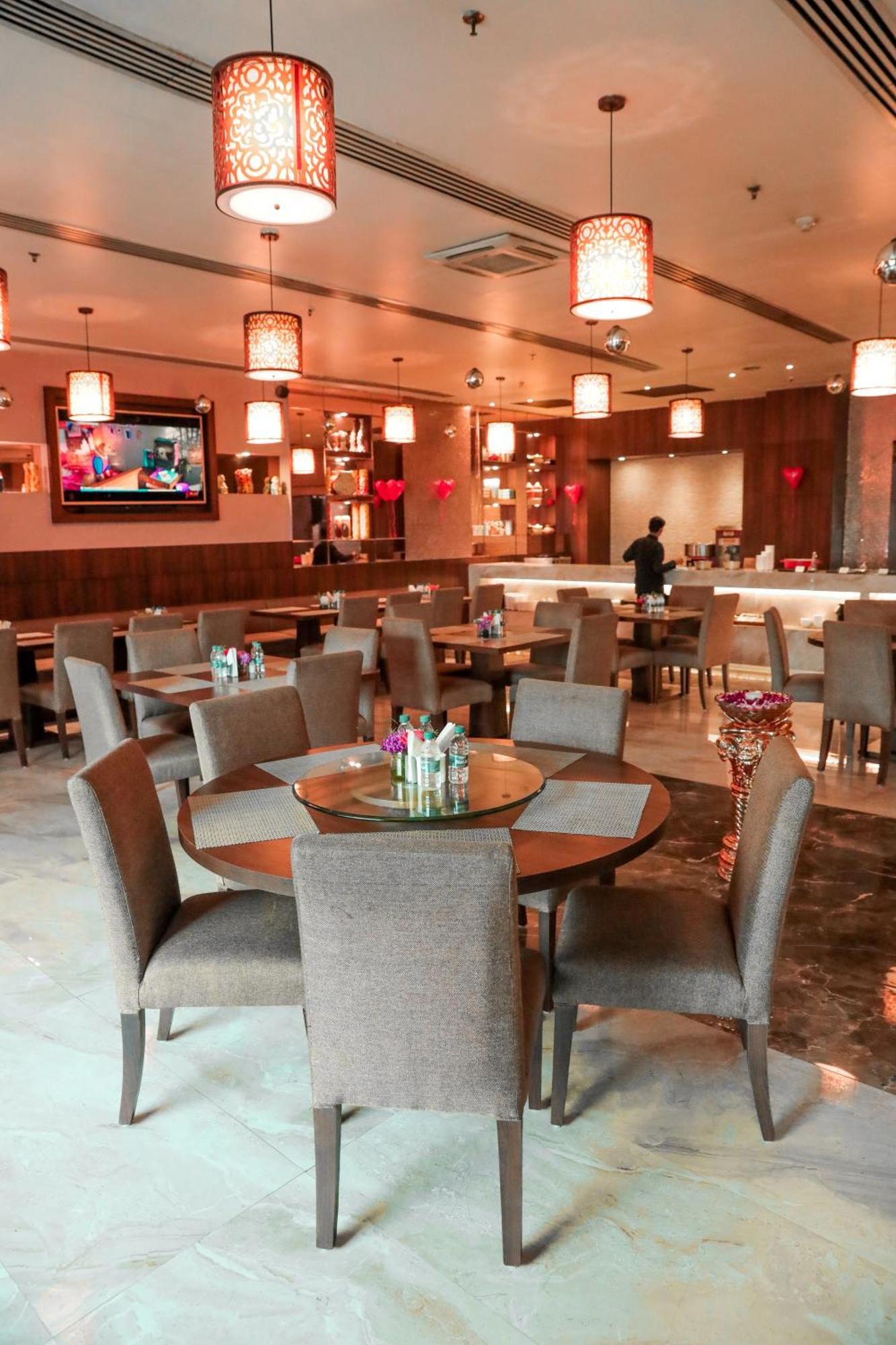 Bravura Gold Resort Meerut Exteriör bild