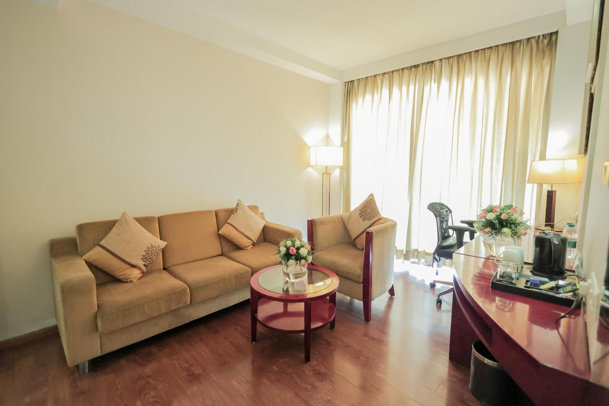 Bravura Gold Resort Meerut Exteriör bild