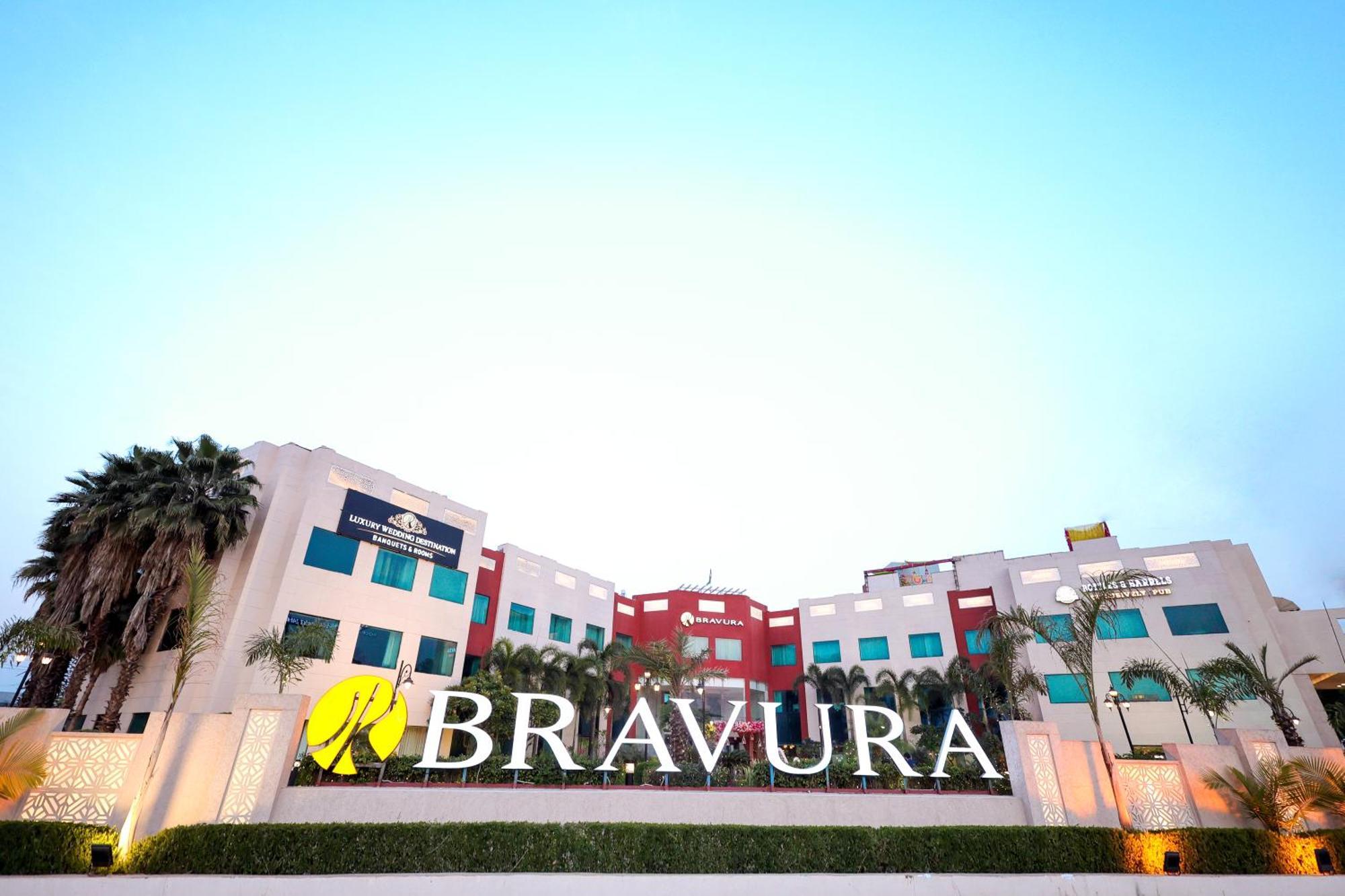 Bravura Gold Resort Meerut Exteriör bild