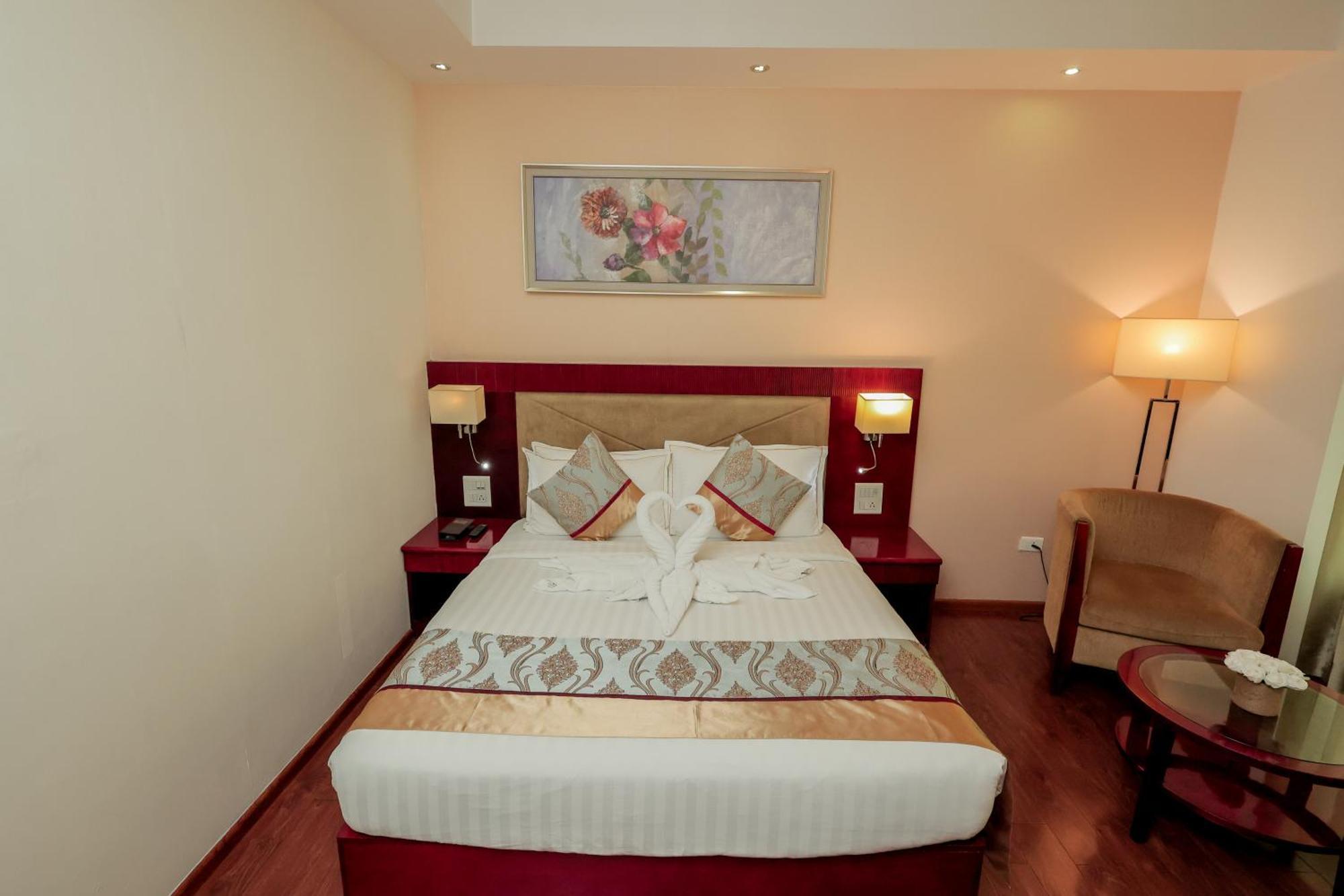 Bravura Gold Resort Meerut Exteriör bild