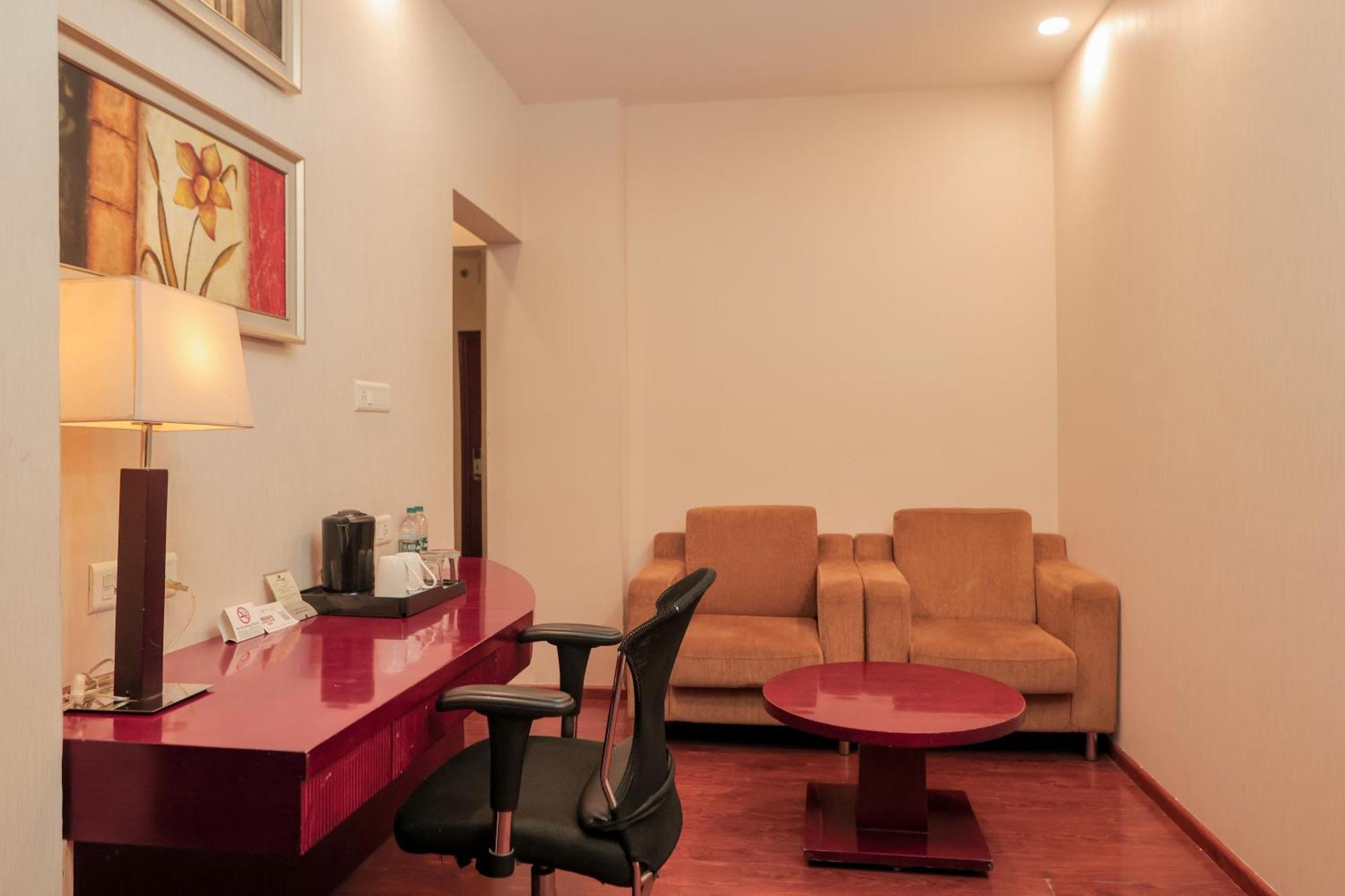 Bravura Gold Resort Meerut Exteriör bild